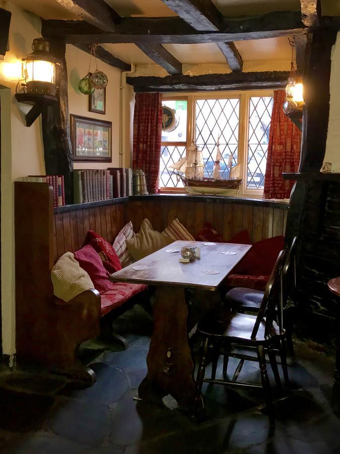 Jolly Sailor Inn Looe Exterior photo